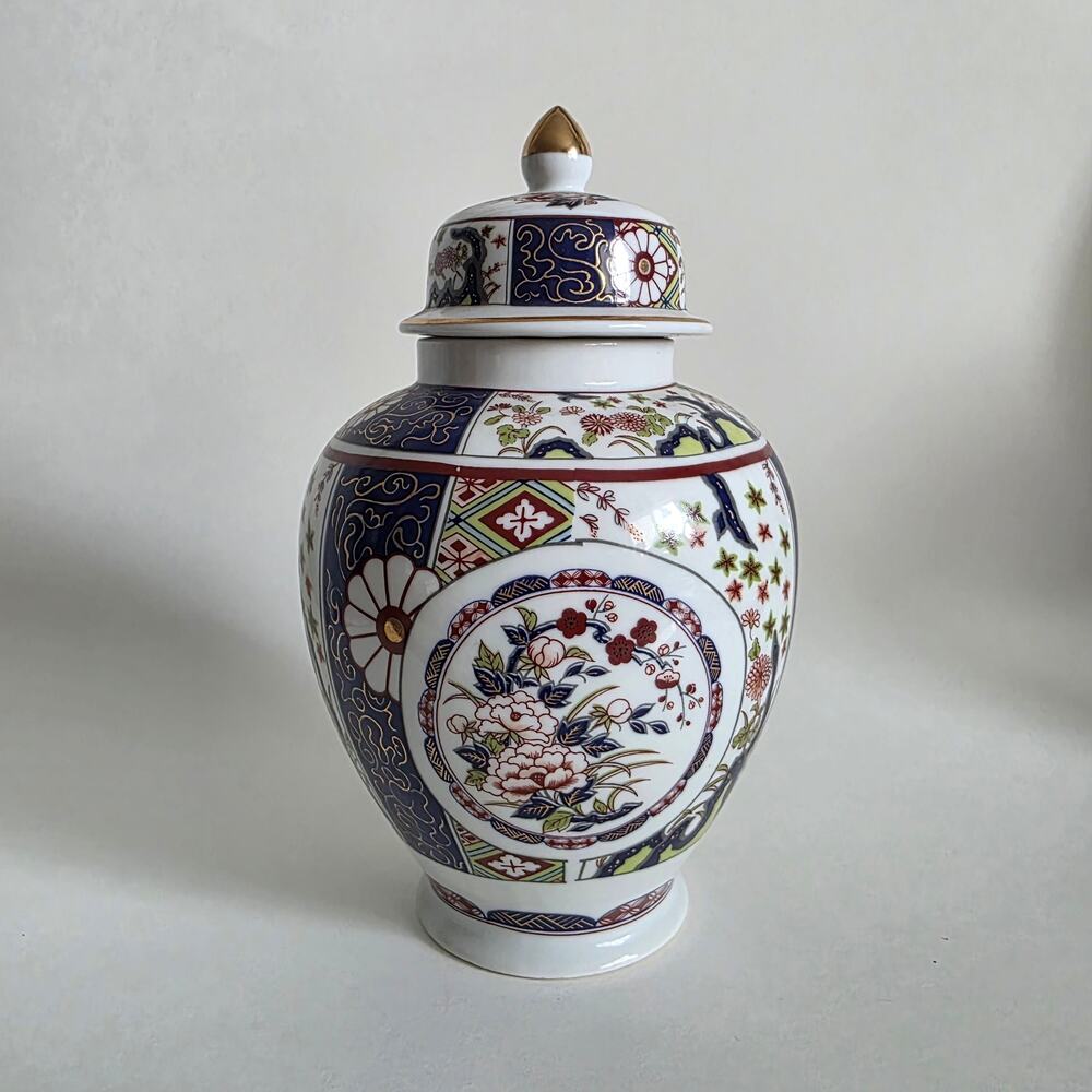Imari Empress Ginger Jar Urn with Lid Porcelain Floral Vase 8"